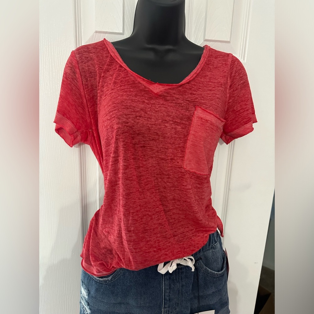 Zenana size small pocket T-shirt